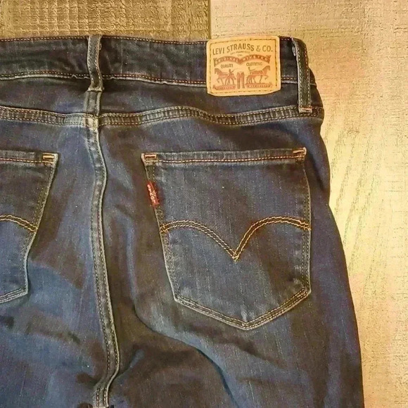 L𝐞v𝐢'𝐬 𝟕2𝟏 𝐇i𝐠h-R𝐢s𝐞 𝐒k𝐢n𝐧y Women's S𝐢z𝐞 𝟖 𝐄U𝐂 - Picture 3 of 8